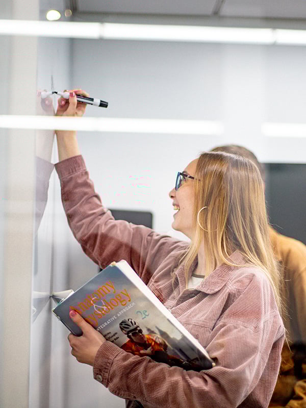 Live-Uncommon-8620-600x800